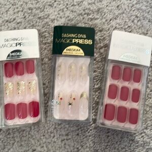 Dashing Diva MagicPress Medium Press On Holiday Nails